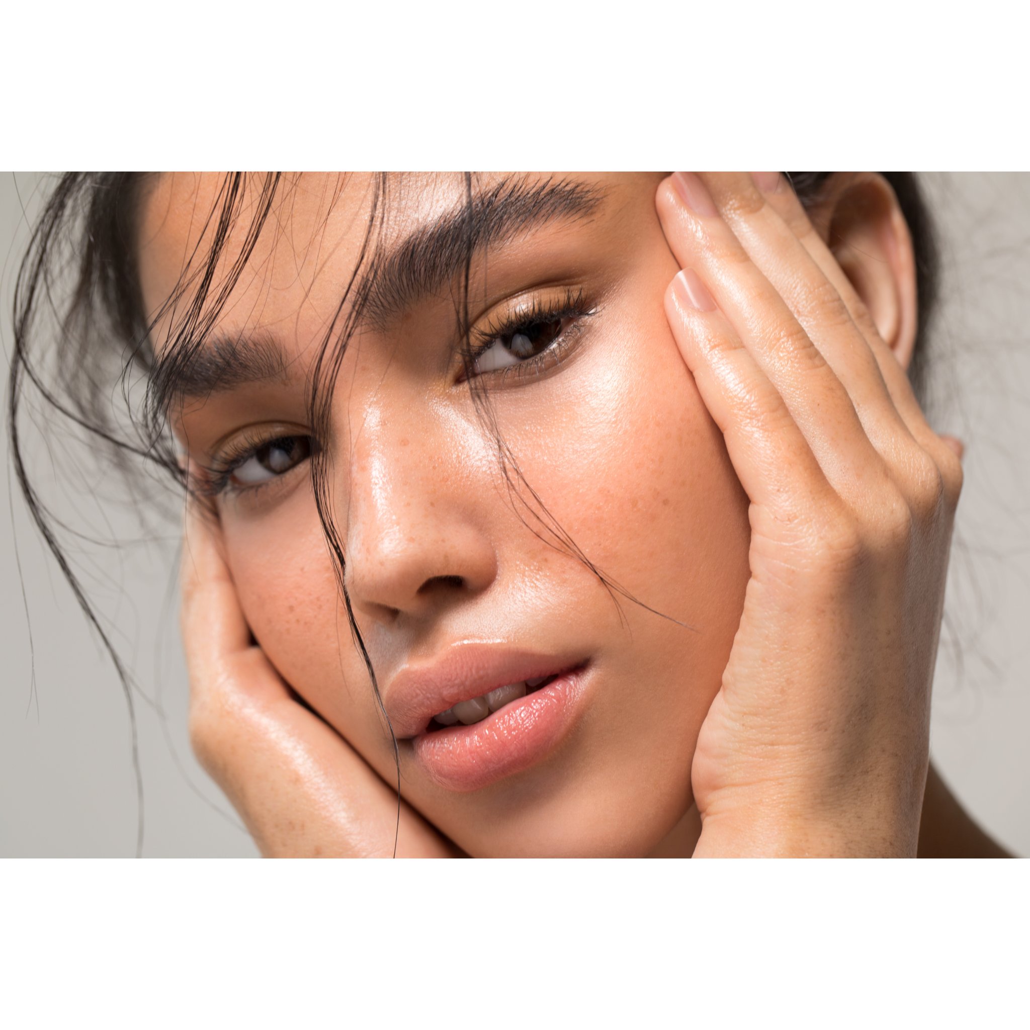 Gallic Acid for Dull and Tired Skin: Restoring Glow Morning to Night